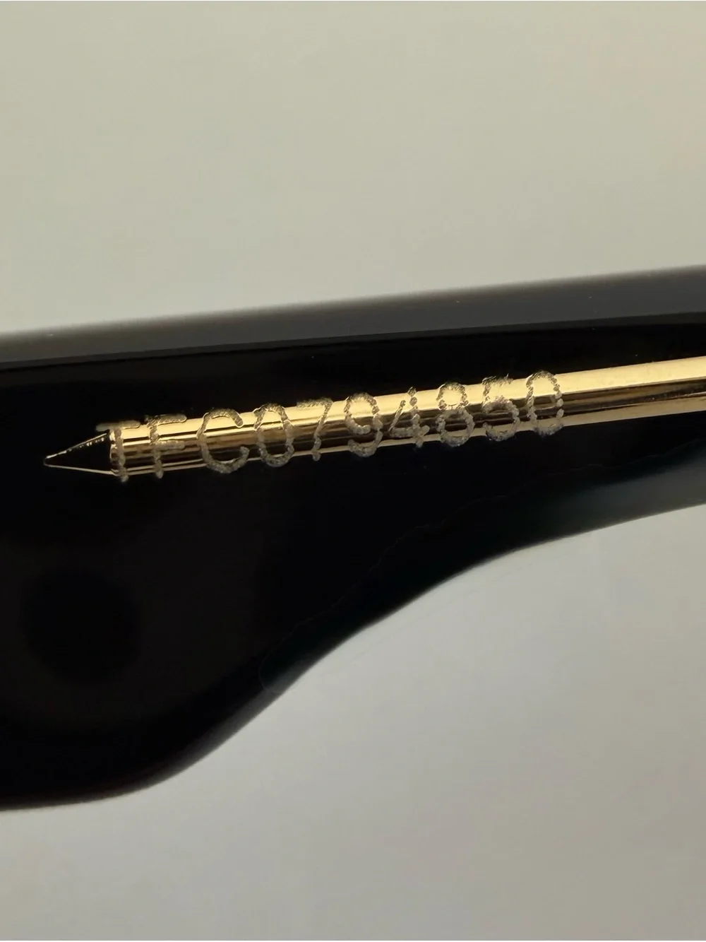 NEW!!! Fendi women black sunglasses FE40125I 01V Authentic